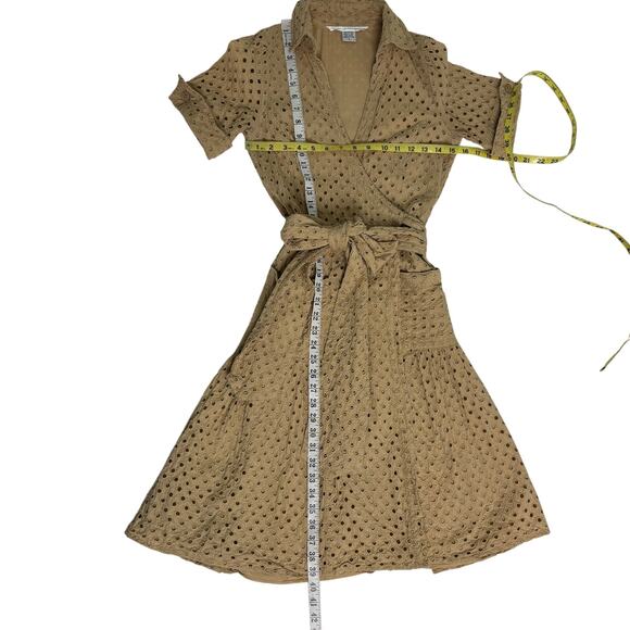Diane Von Furstenburg Taffy Tan Eyelet Lace Wrap Cotton Belted Midi Dress 6 - Picture 3 of 11